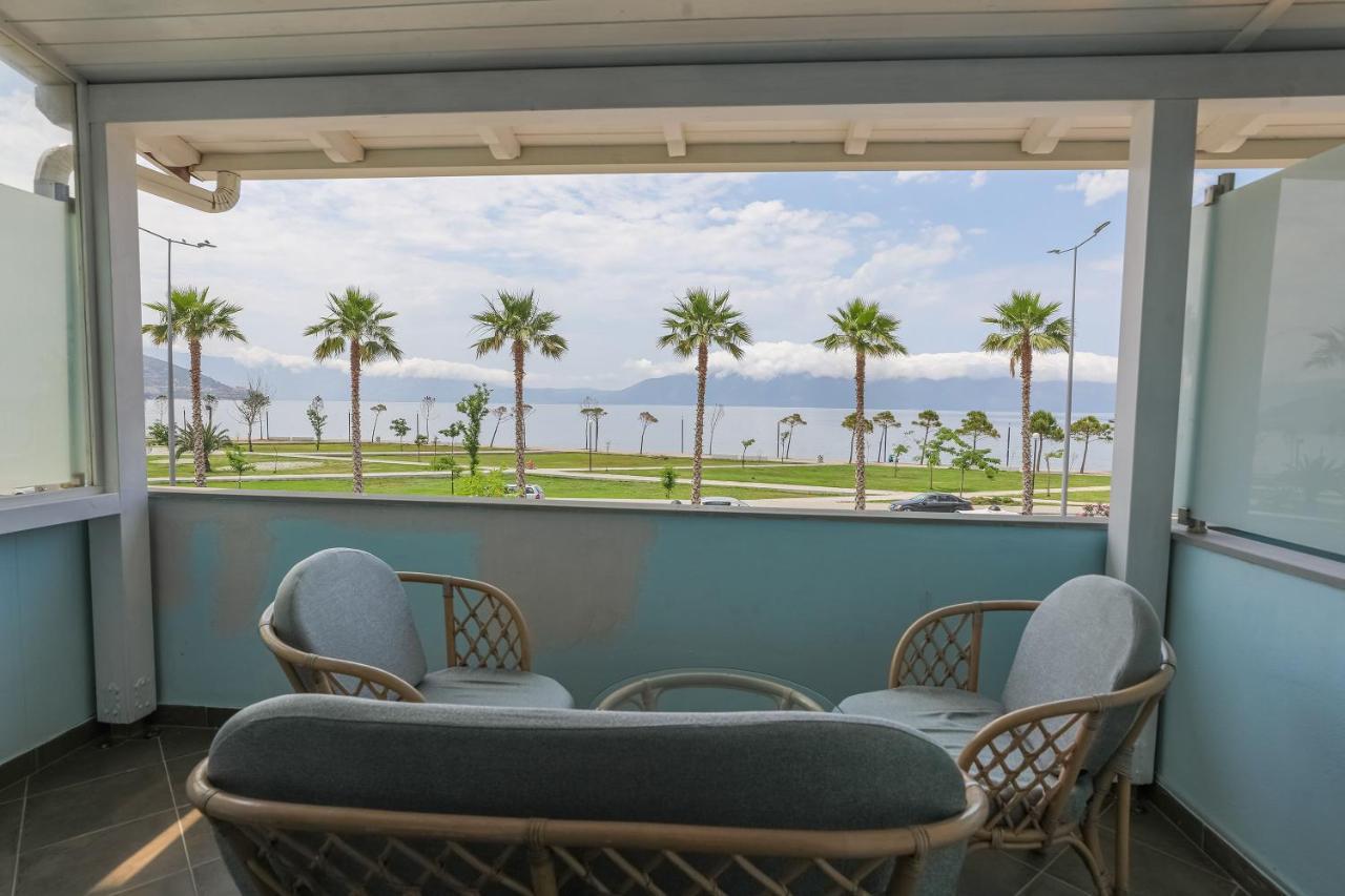 Hotel Pirro Vlorë Екстериор снимка