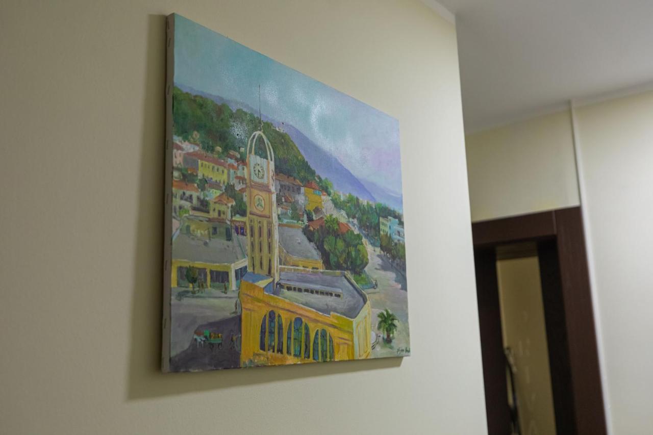 Hotel Pirro Vlorë Екстериор снимка