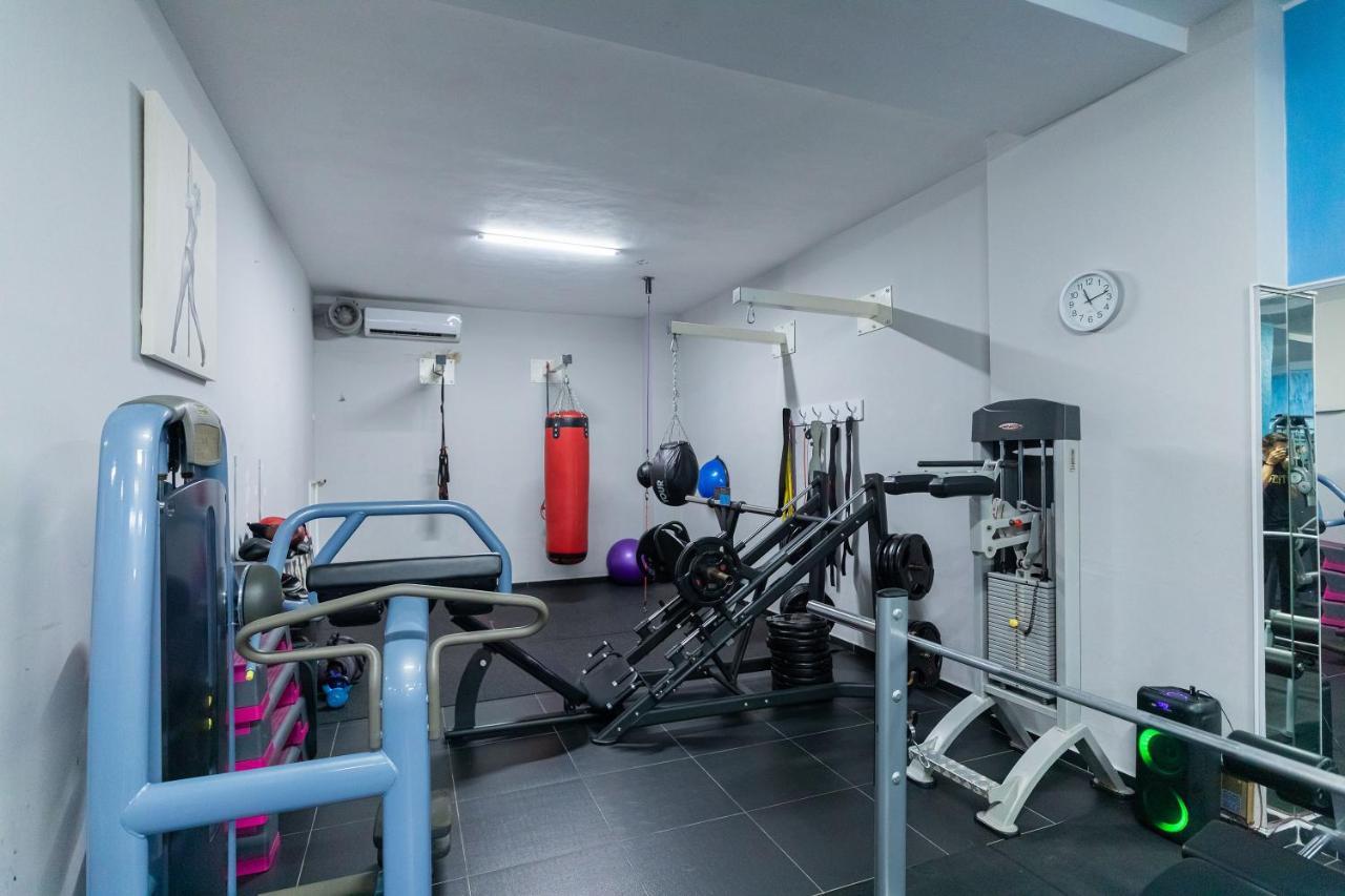 Hotel Pirro Vlorë Екстериор снимка