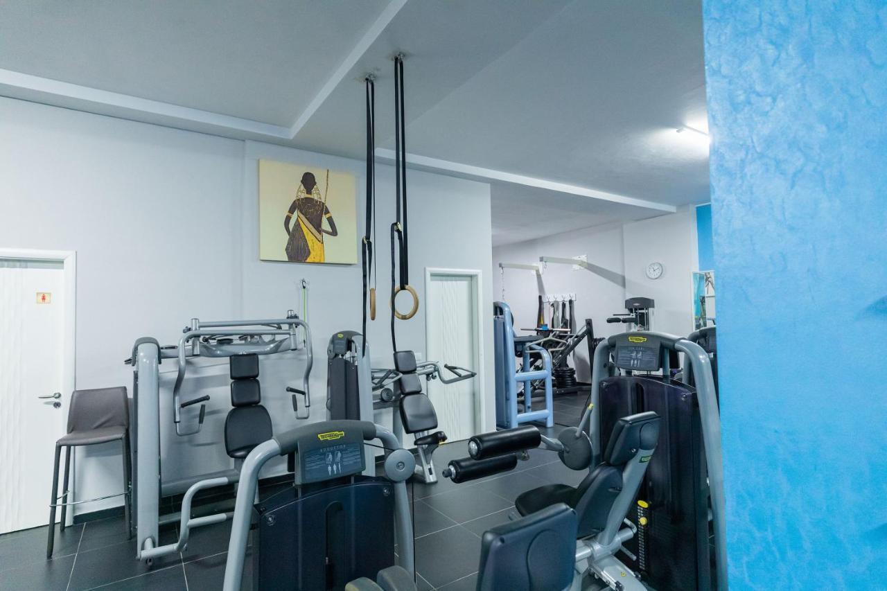 Hotel Pirro Vlorë Екстериор снимка