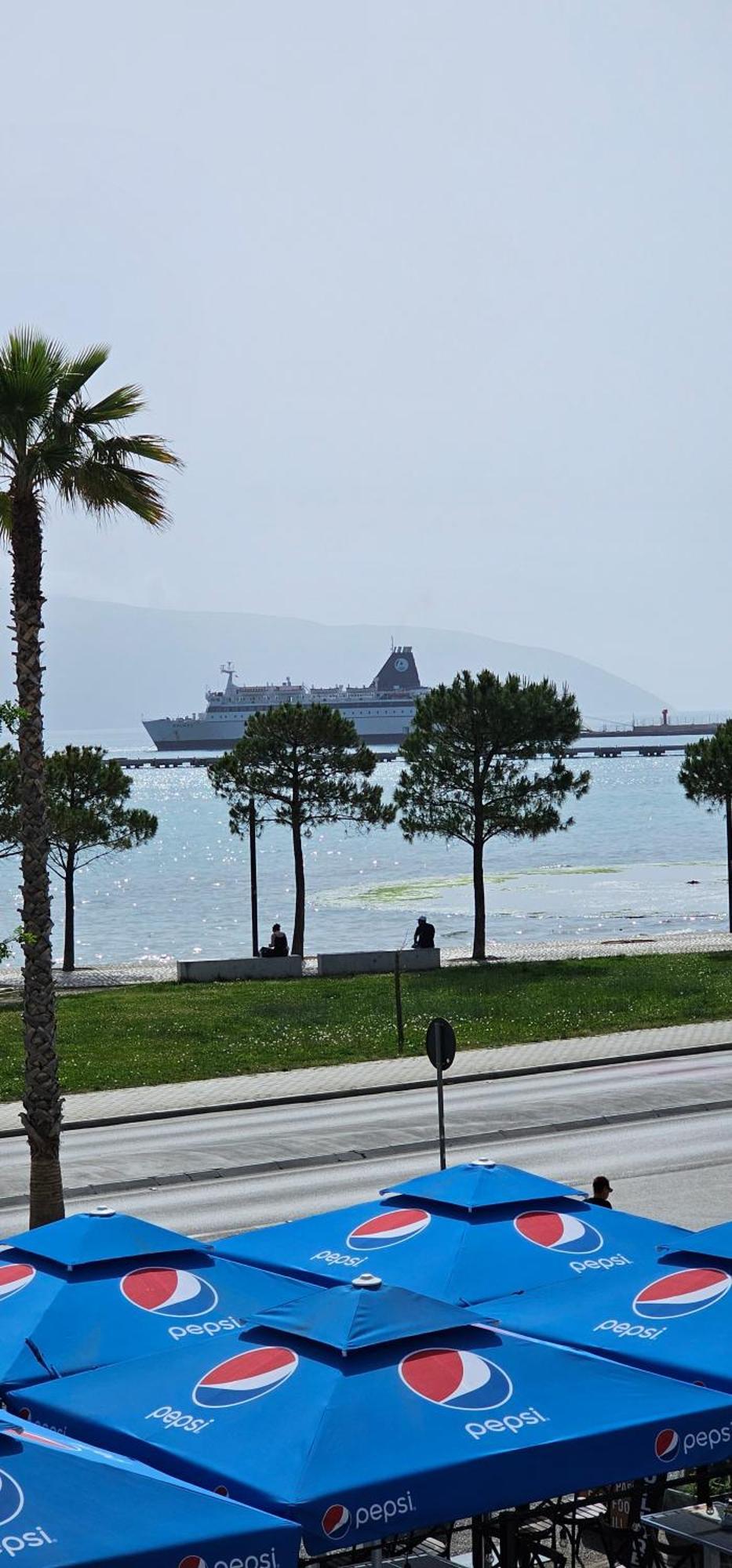 Hotel Pirro Vlorë Стая снимка