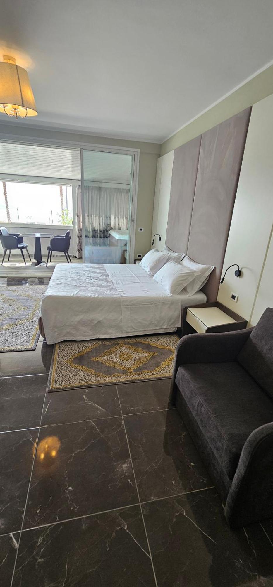 Hotel Pirro Vlorë Стая снимка