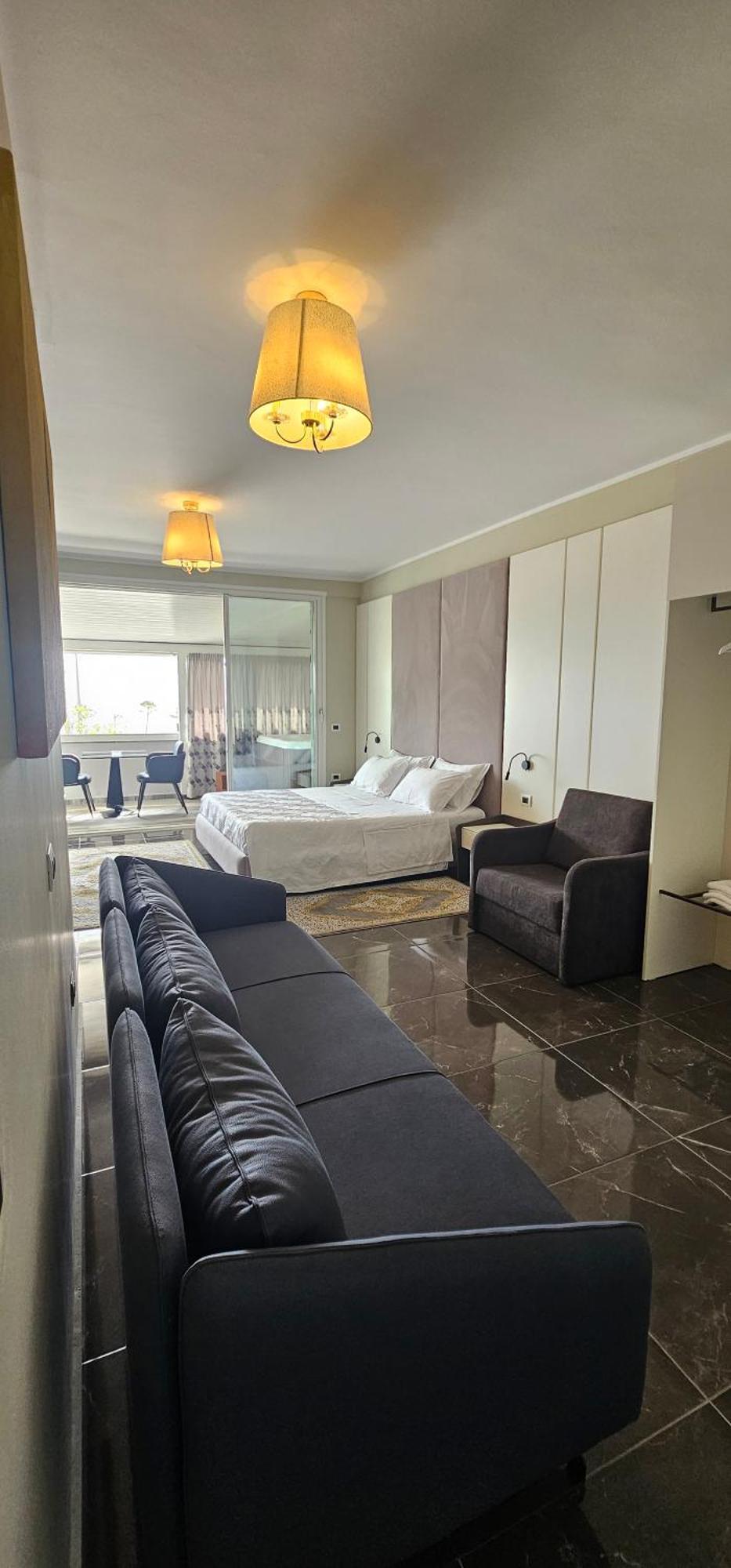 Hotel Pirro Vlorë Стая снимка