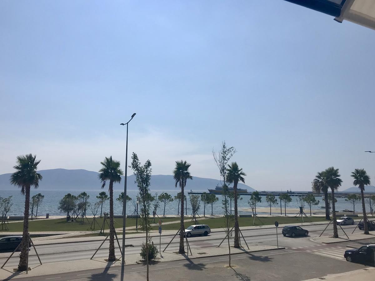 Hotel Pirro Vlorë Екстериор снимка