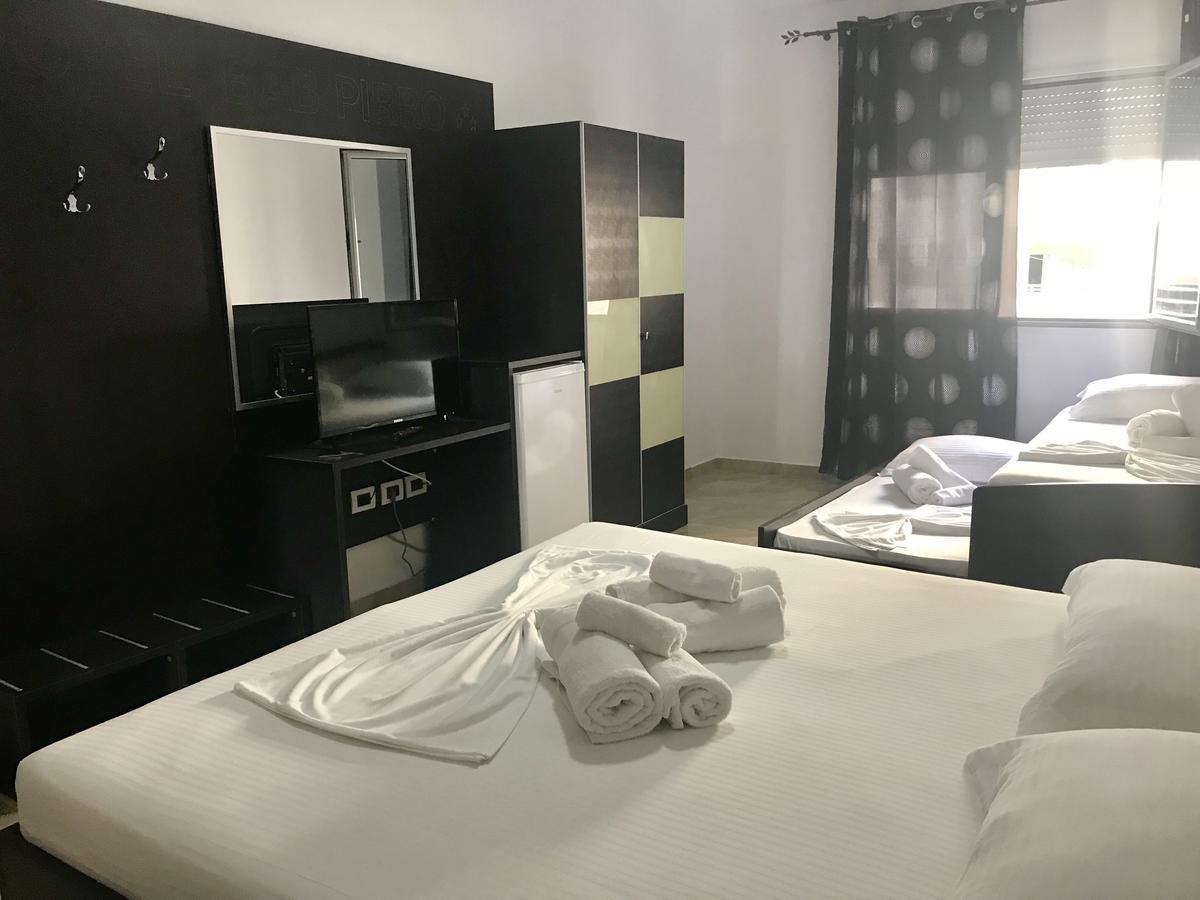 Hotel Pirro Vlorë Екстериор снимка